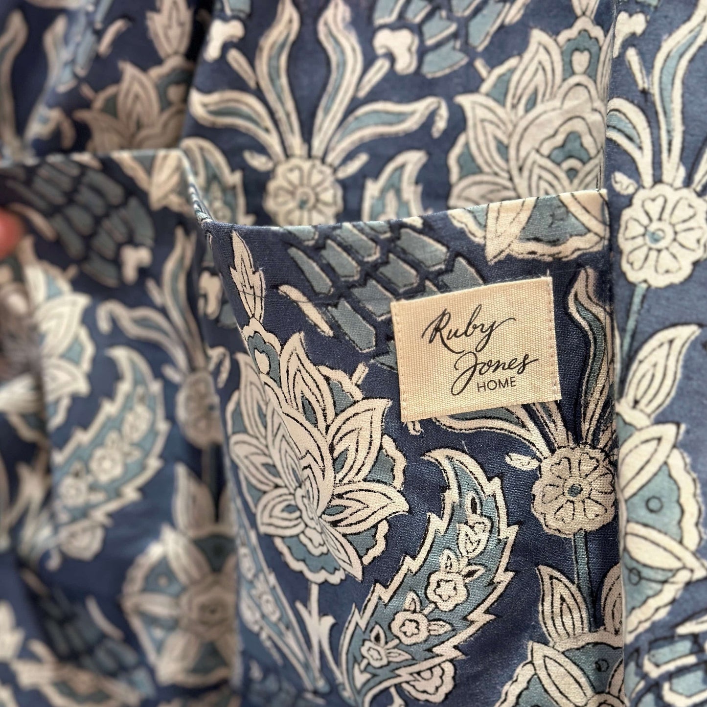 Tablecloths & Napkins Apron - Indigo Botanical 21545