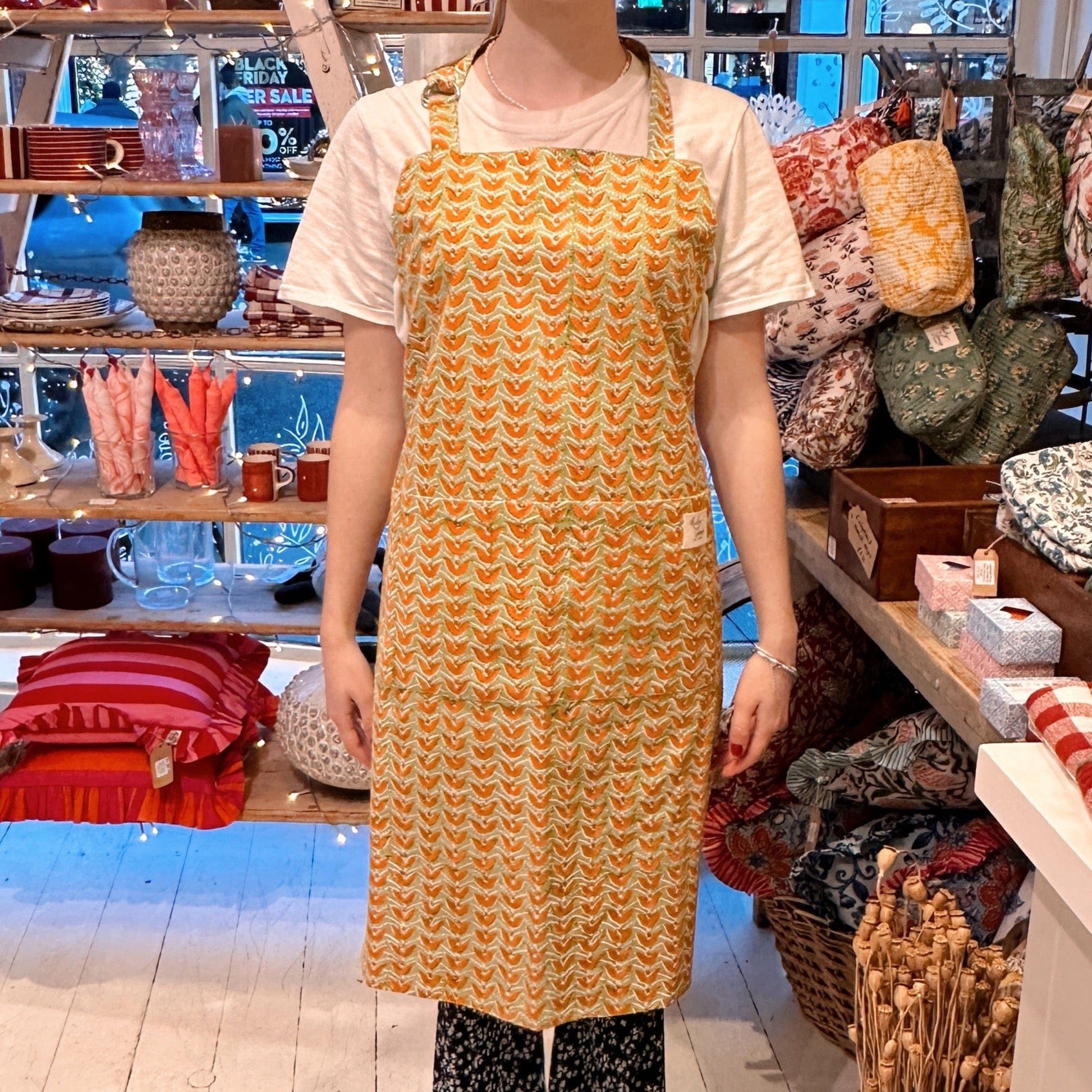 Tablecloths & Napkins Apron - Marigold Meadow 21543