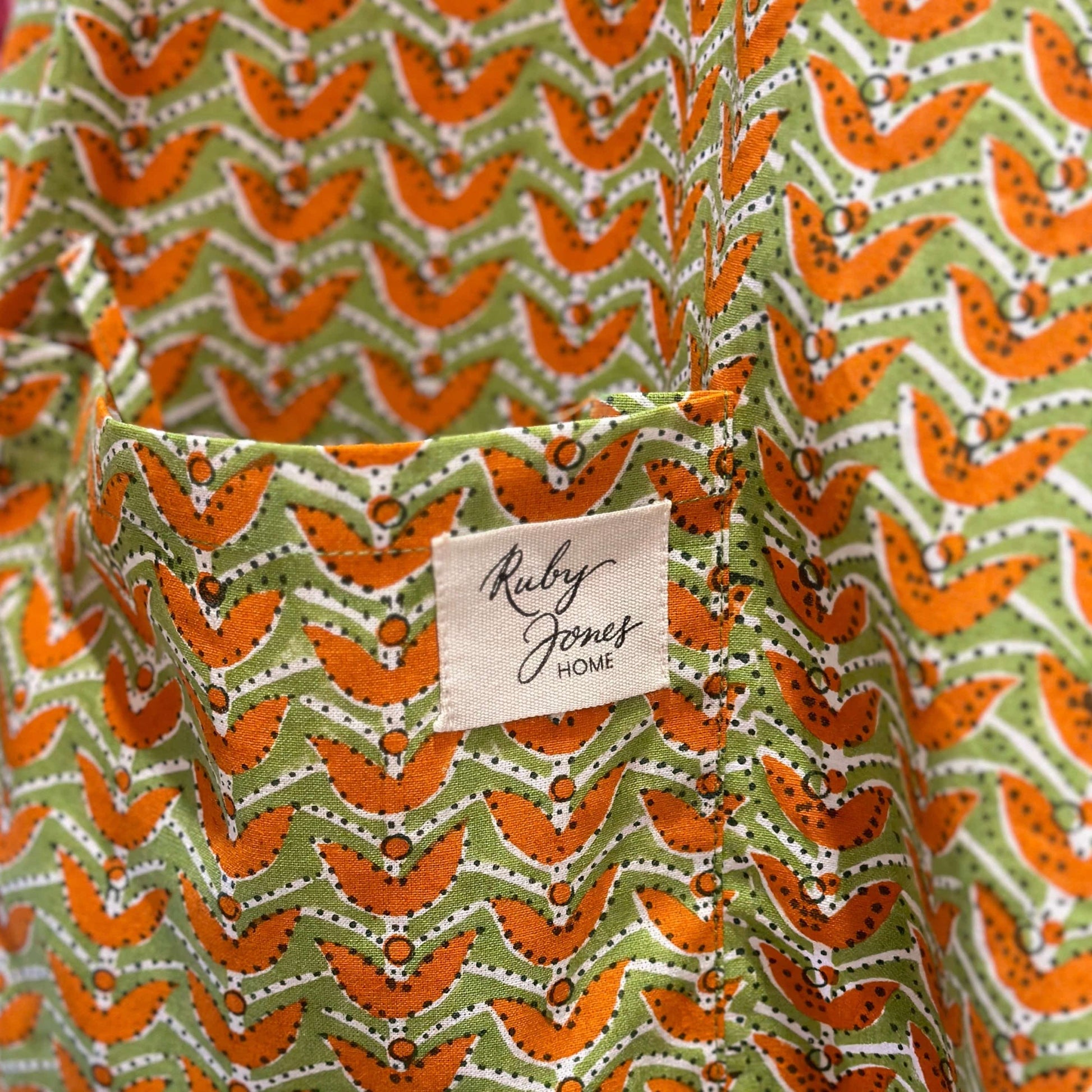 Tablecloths & Napkins Apron - Marigold Meadow 21543