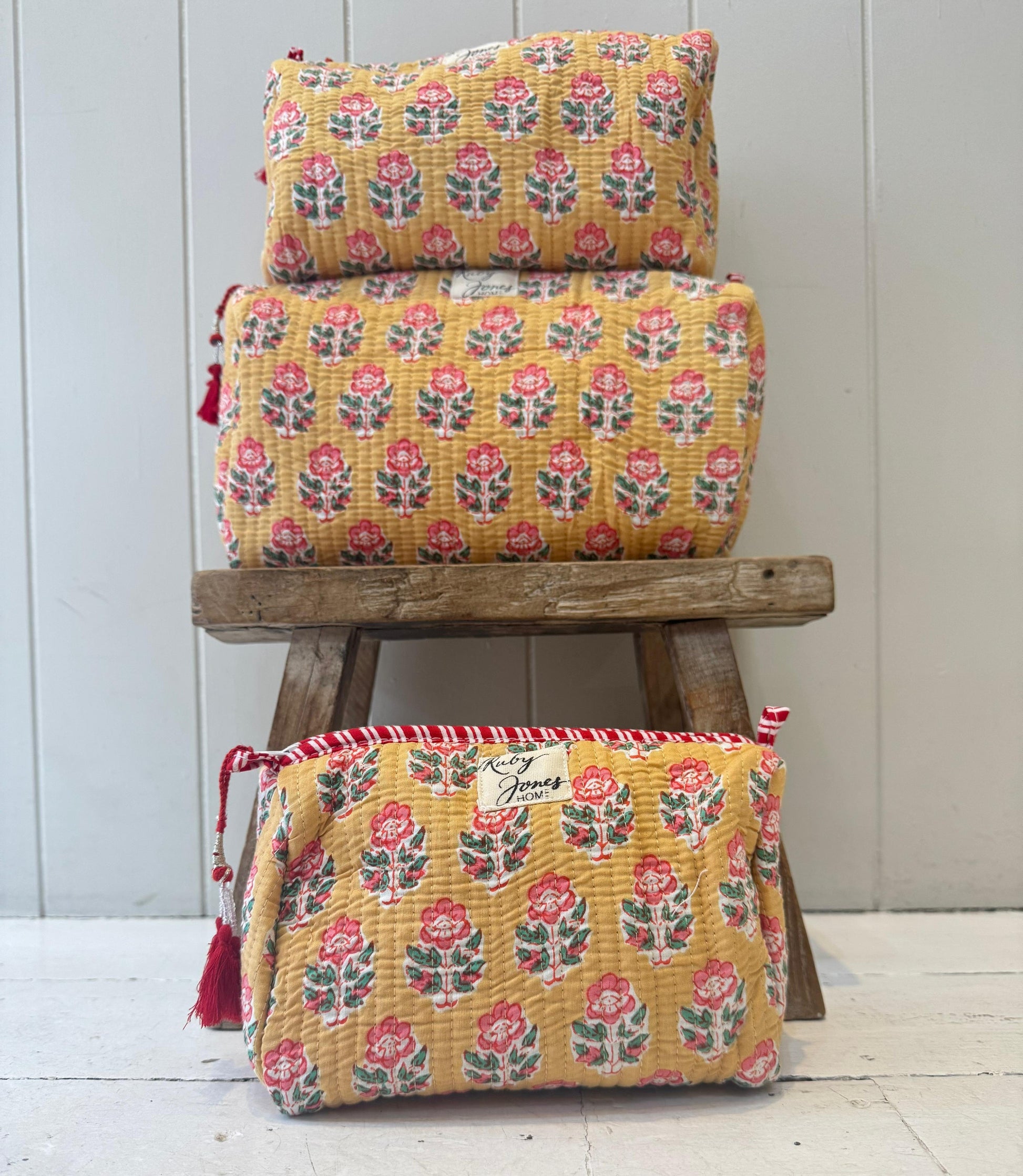 Cosmetics Bags Cosmetics Bag - Coral Flowers on Sand