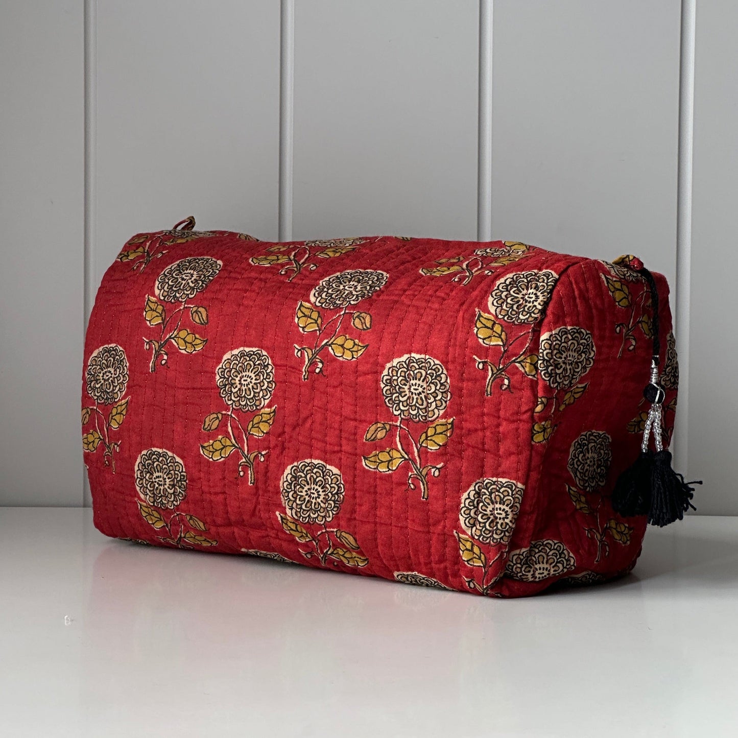 Lifestyle Cosmetics Bag - Flowers on Burgandy