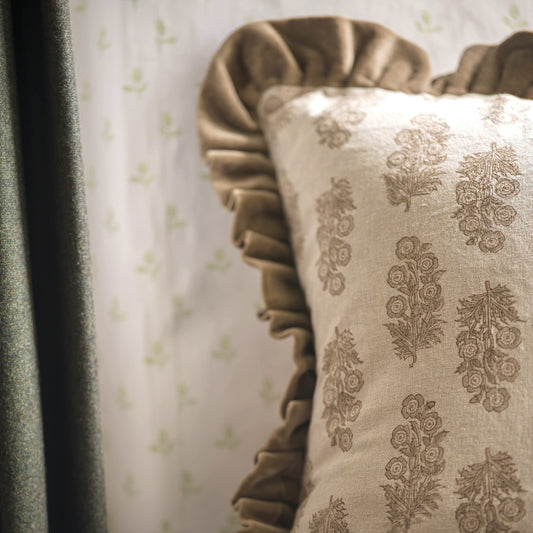 Cushions Cushion - Mocca Flowers on Oatmeal / 50x50cm 27654