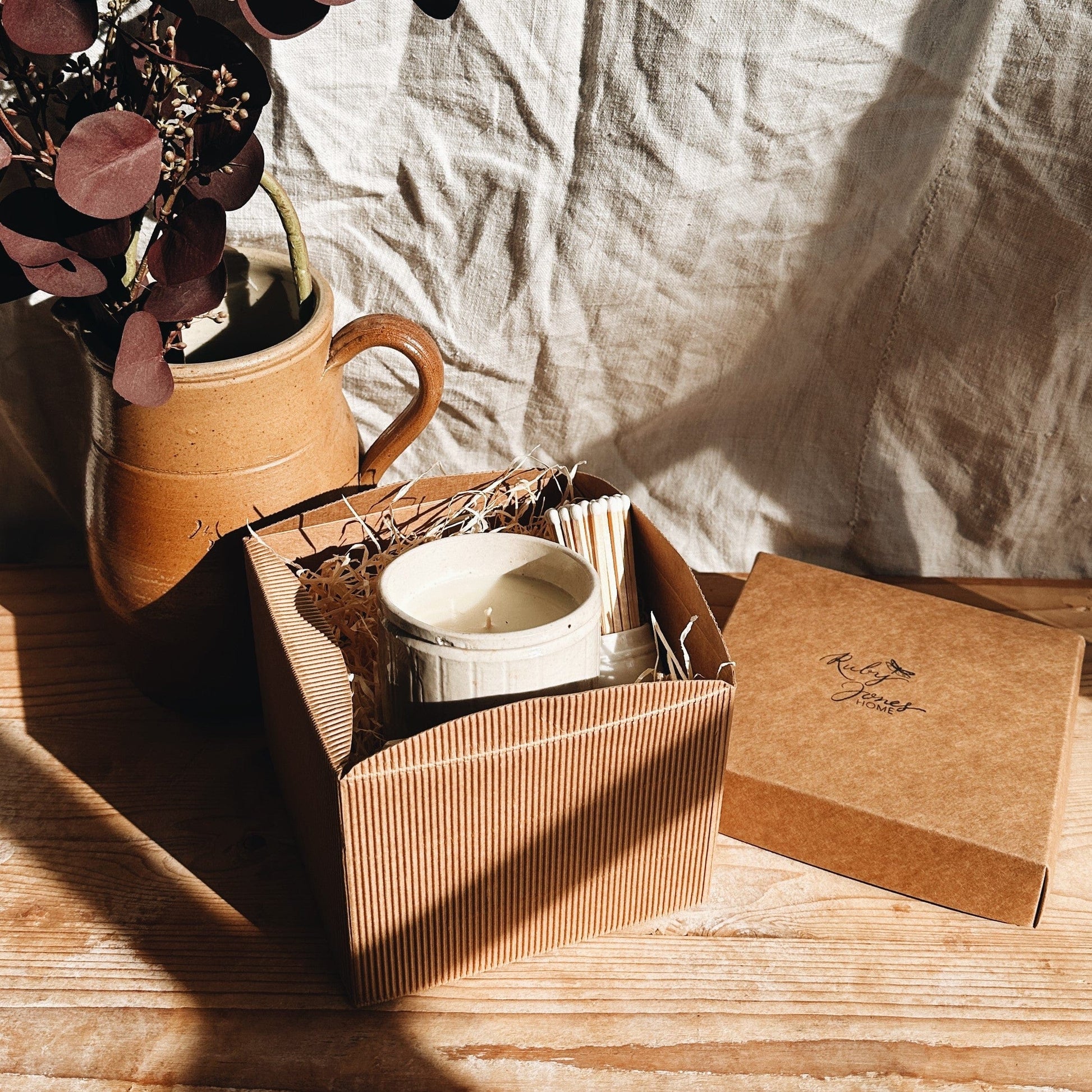 All Year Gift Box Scented Candle Lavender + Matches 21339