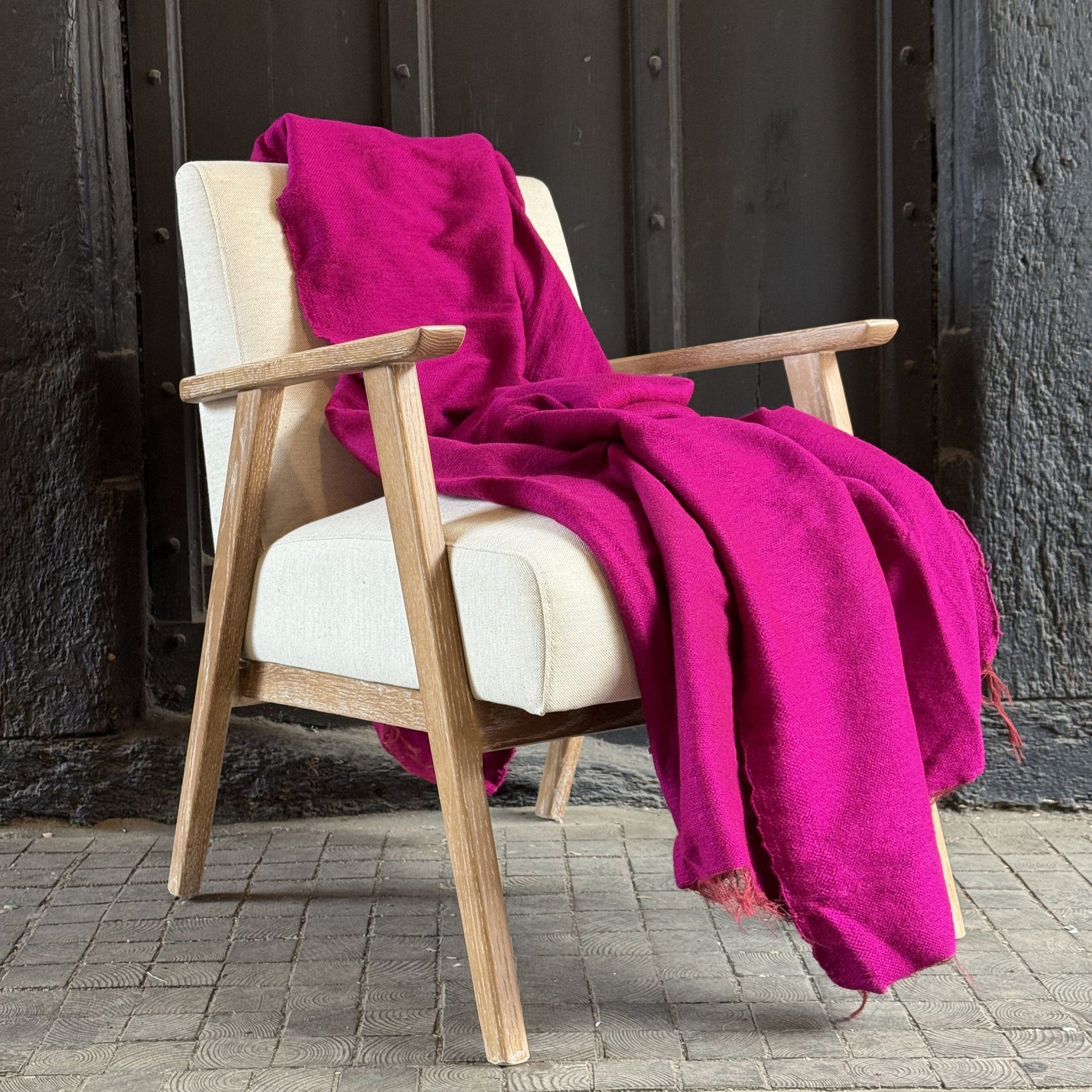 Woollen Throws Hand-loomed Wool Throw Magenta on Maroon Weft 25134