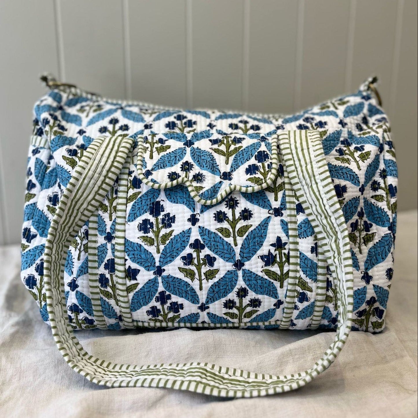 Overnighter Bags Overnighter - Blue Wildflowers Trellis 24377