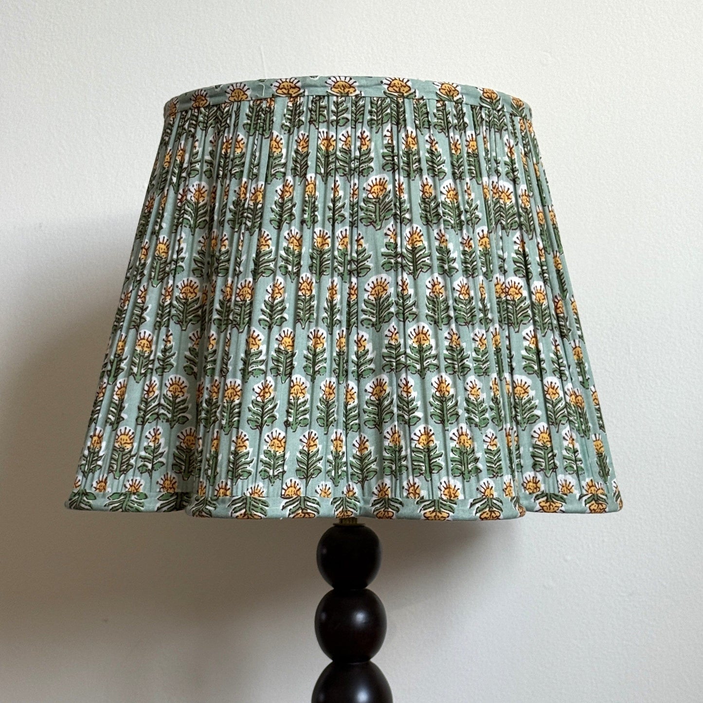 Empire/Scalloped Scalloped Lampshade - Daisies on Sage