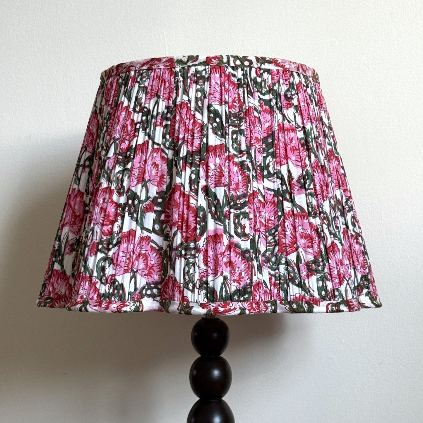 Empire/Scalloped Scalloped Lampshade - Hot Pink Blooms on White