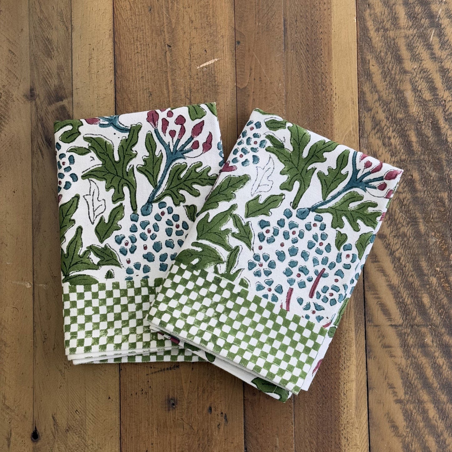 Tea Towels Tea Towel - Oak Leaf Hydrangea with Check Border 23129