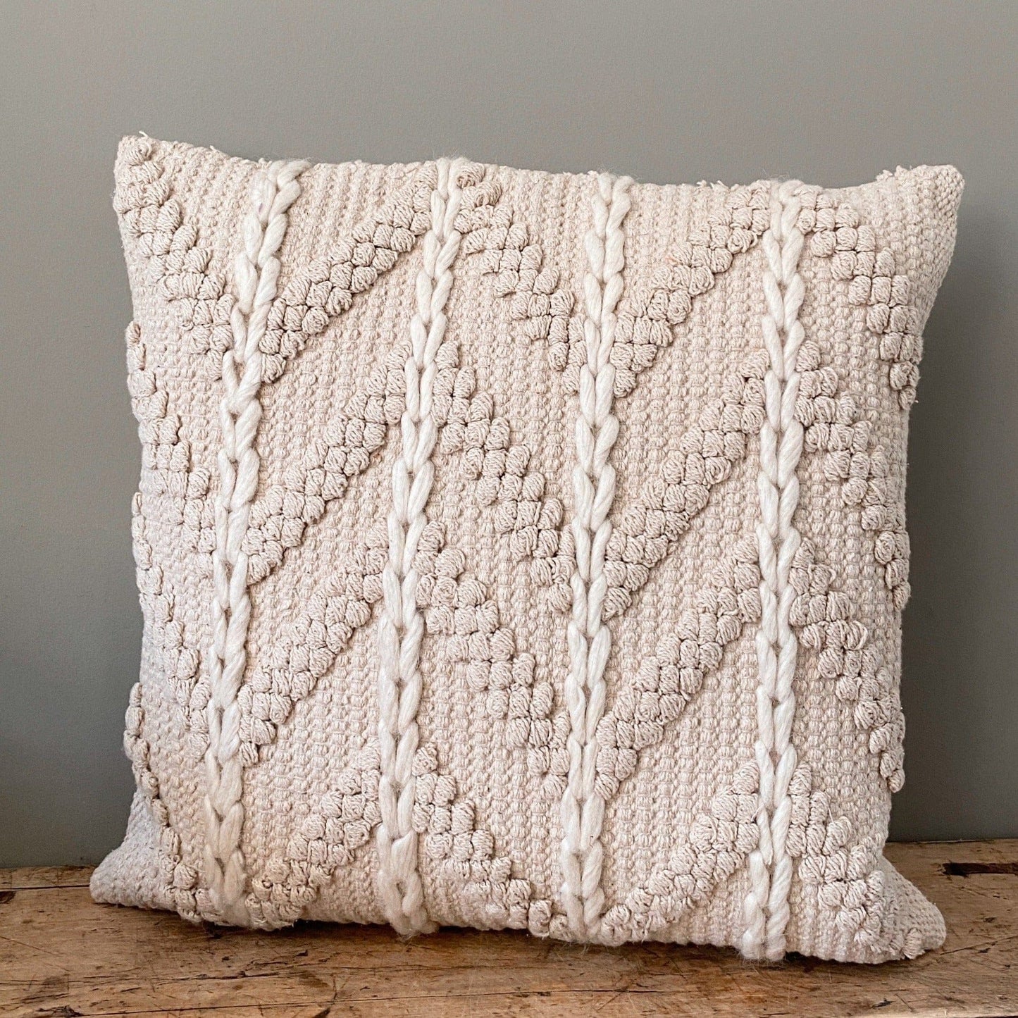 Vimla Cushions Cotton Shaggy - 20x20 - Cream Zig-Zag 18419