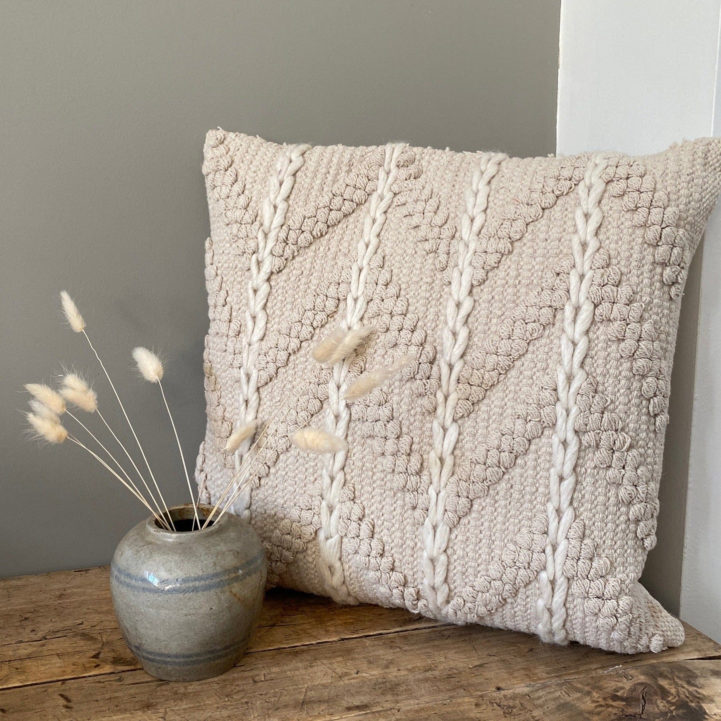 Vimla Cushions Cotton Shaggy - 20x20 - Cream Zig-Zag 18419