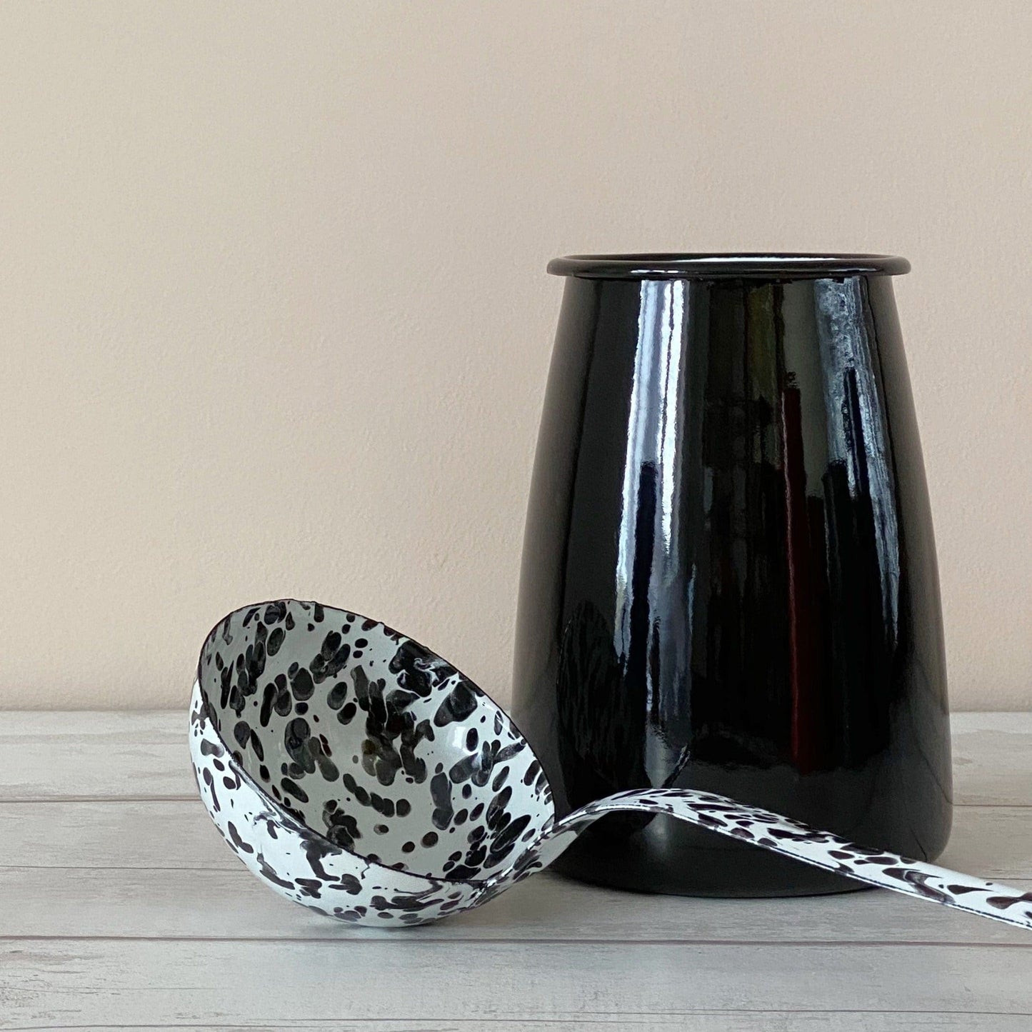 Kitchenalia Enamel Utensil Pot Black 12840