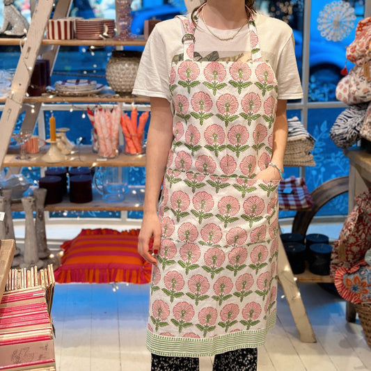 Tablecloths & Napkins Apron - Pink Thistles 21343