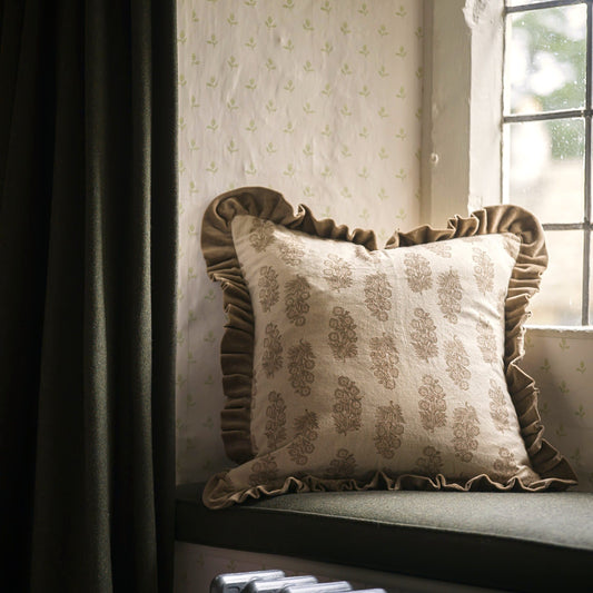 Cushions Cushion - Mocca Flowers on Oatmeal / 50x50cm 27654