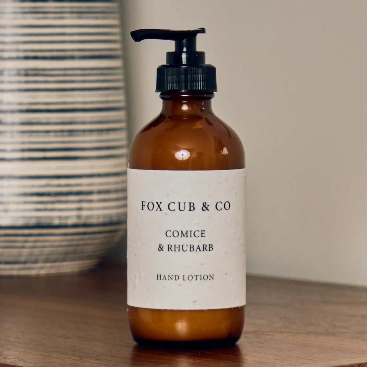 Creams & Ointments Fox Cub & Co. Hand Lotion Comice & Rhubarb 27417