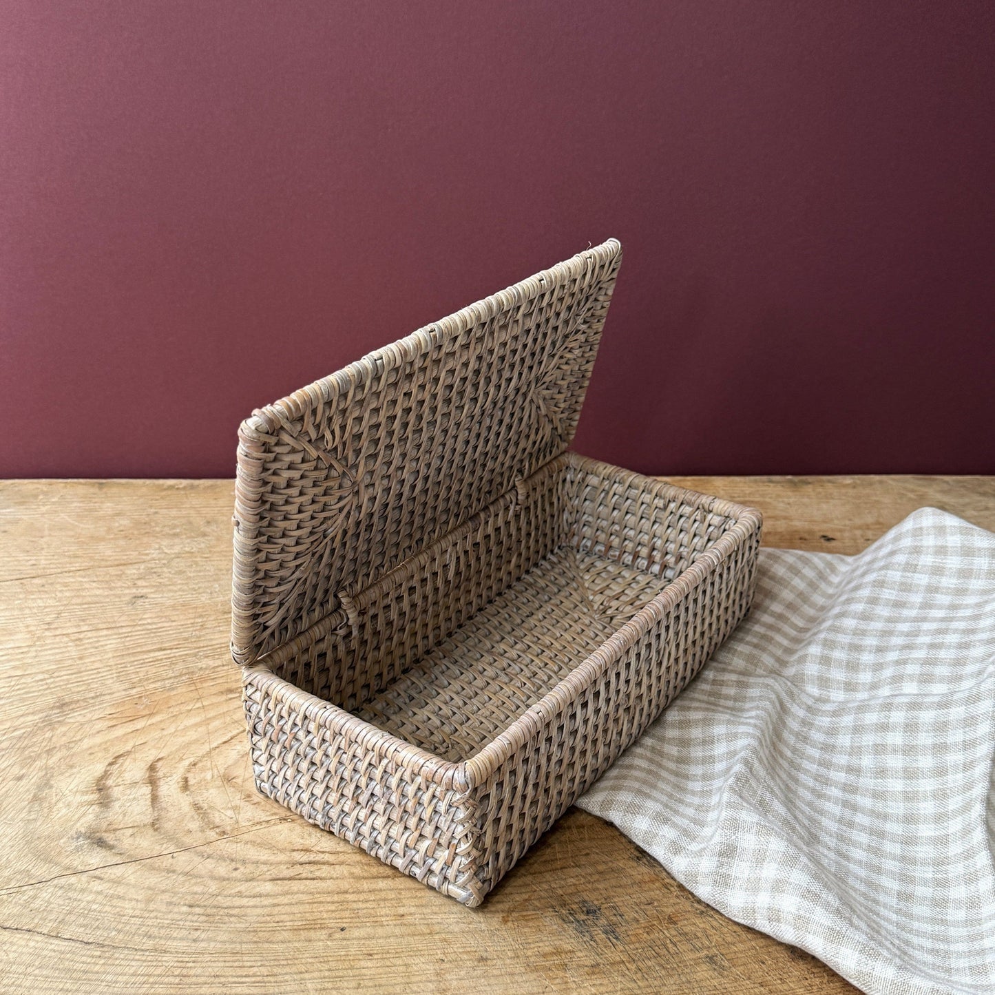 Misc Lidded Rattan Box 27546