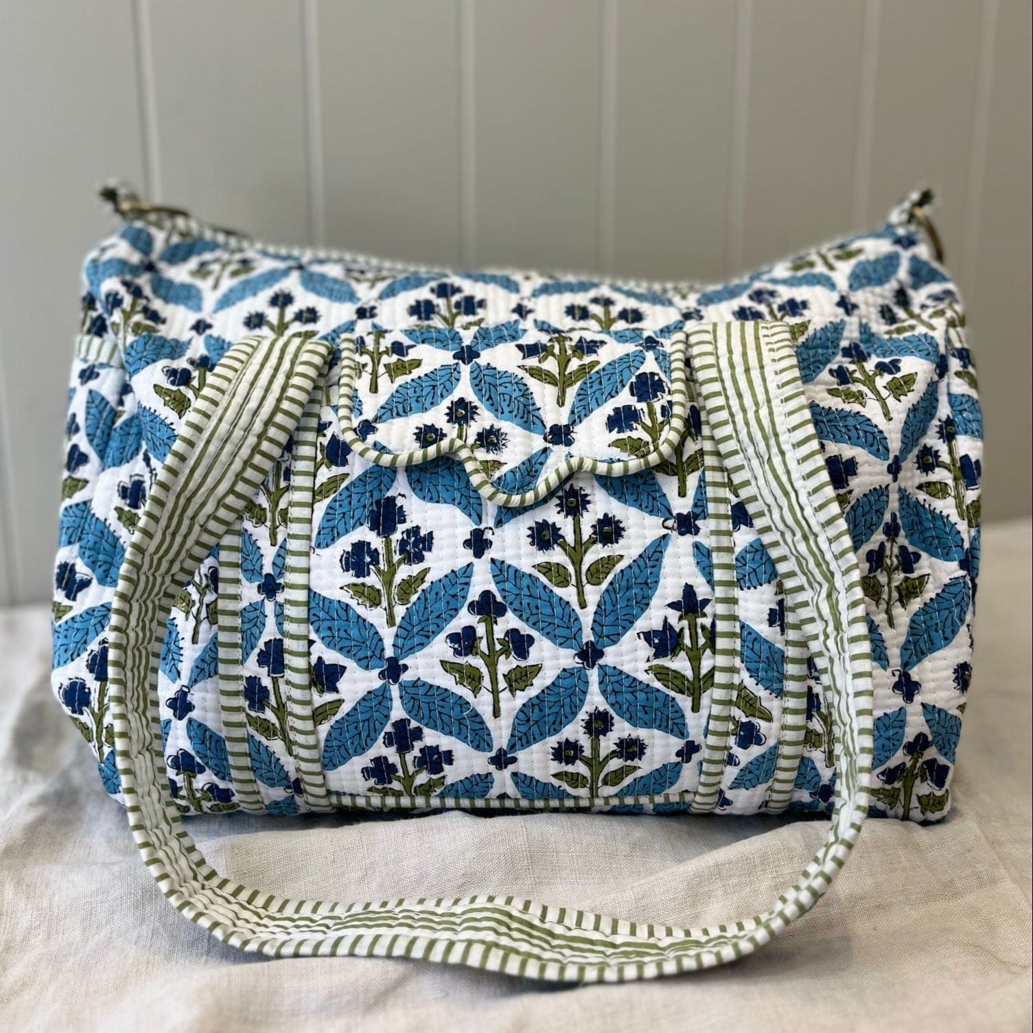 Overnighter Bags Overnighter - Blue Wildflowers Trellis 24377