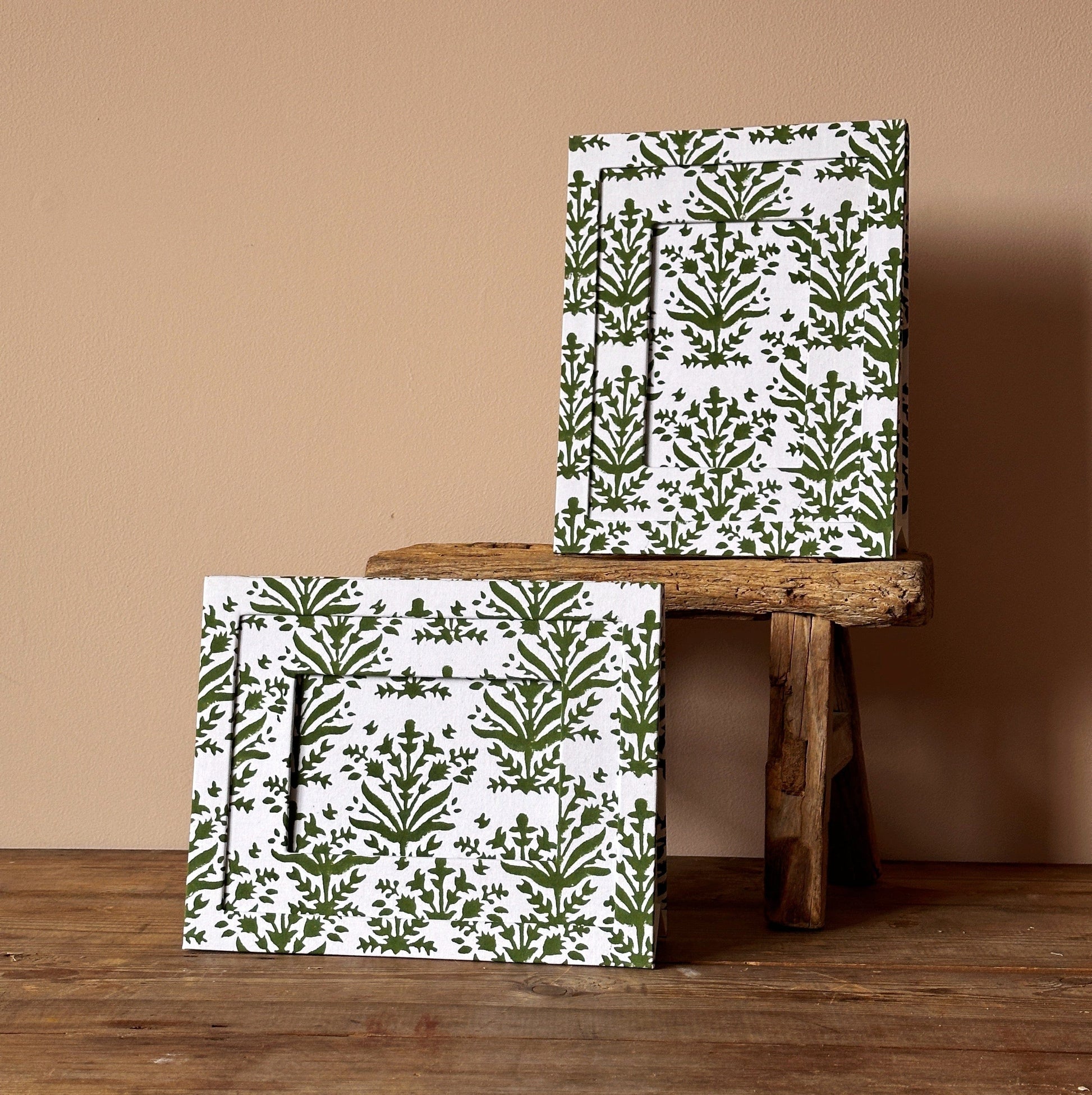 Misc Photo Frame - Handmade Block Print Green Garden Stems on White / Landscape 24001