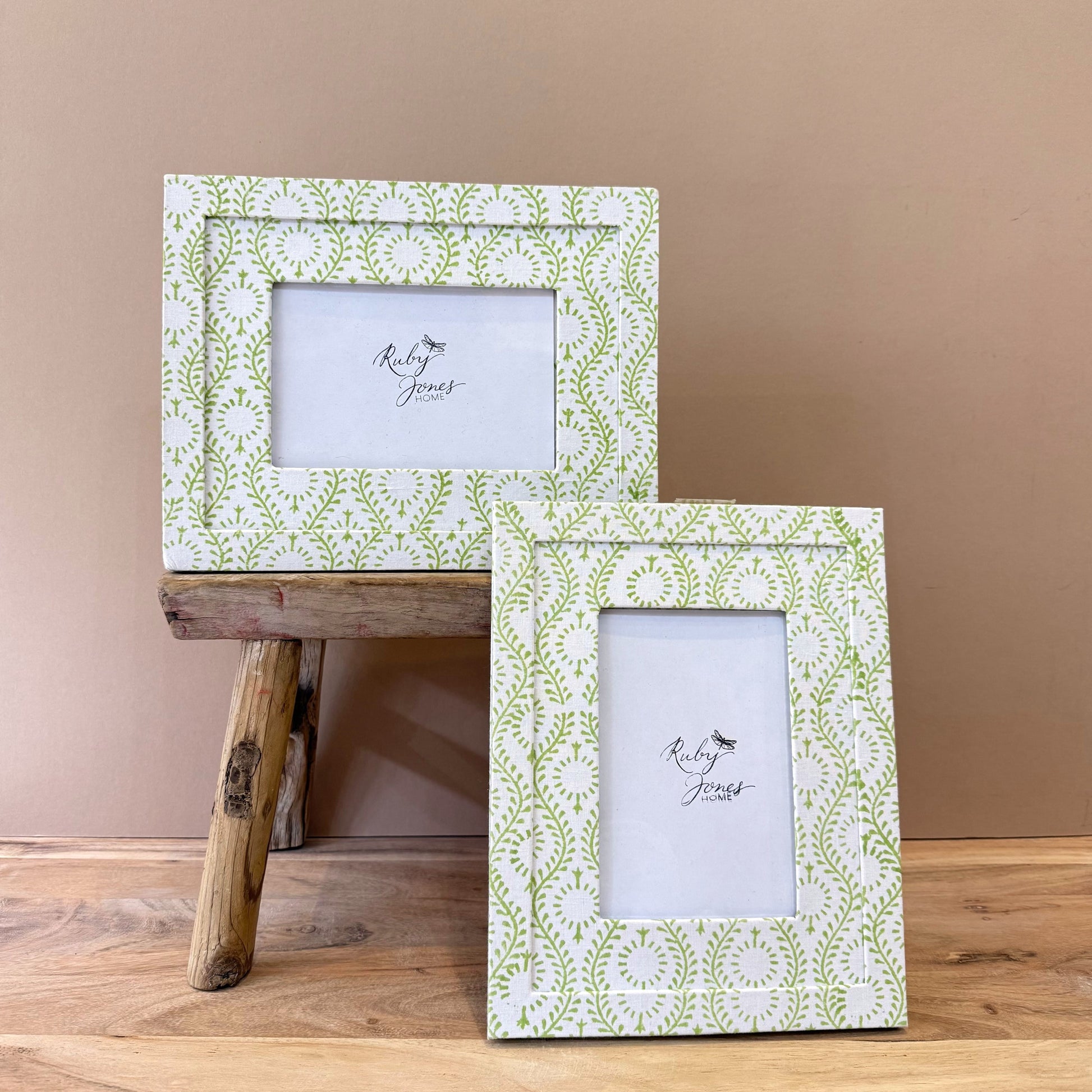 Photo Frames Photo Frame - Handmade Block Print Green Pistachio Wavy / Portrait 23983