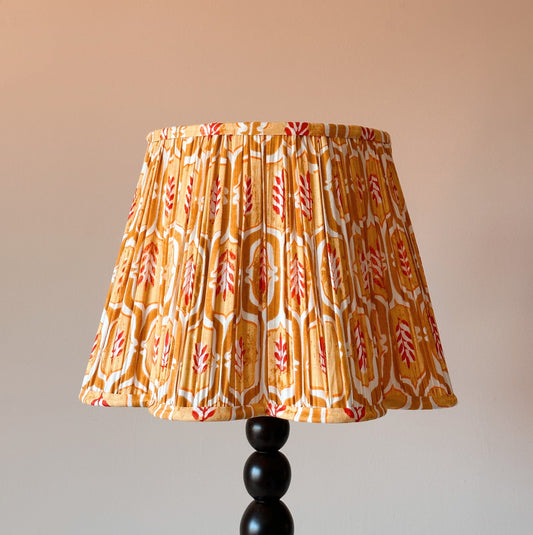 Empire Scalloped Lampshade - Gold & Red