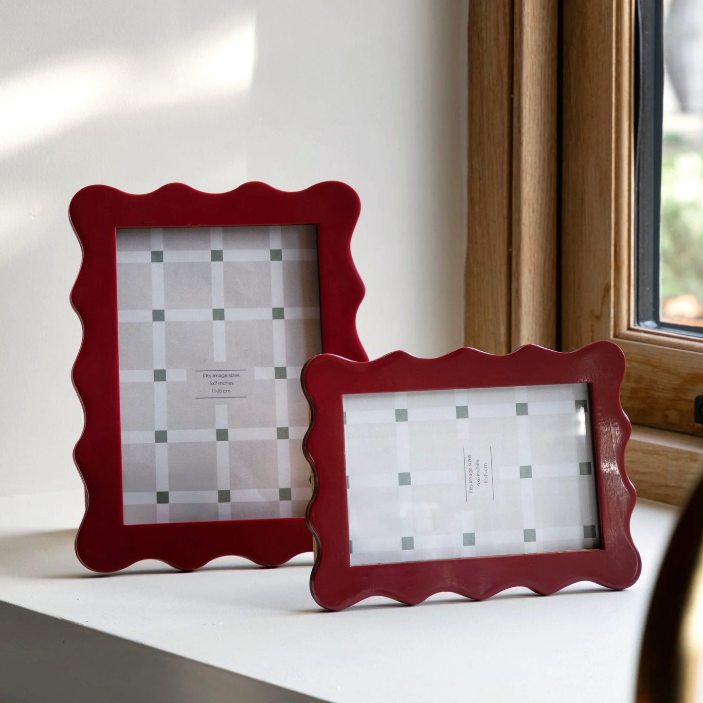 Photo Frames Scalloped Photo Frame - Garnet 7 x 5in 27159