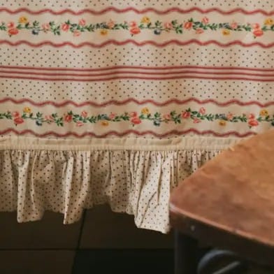 Tablecloths Tablecloth - Jeanne Red with Pleated Edge