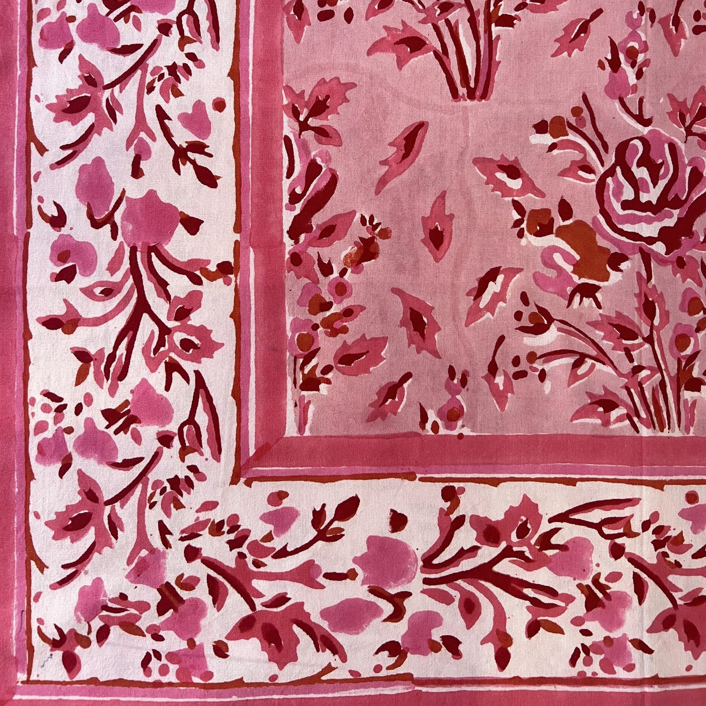 Tablecloths Tablecloth - Roses & Rust on Blush