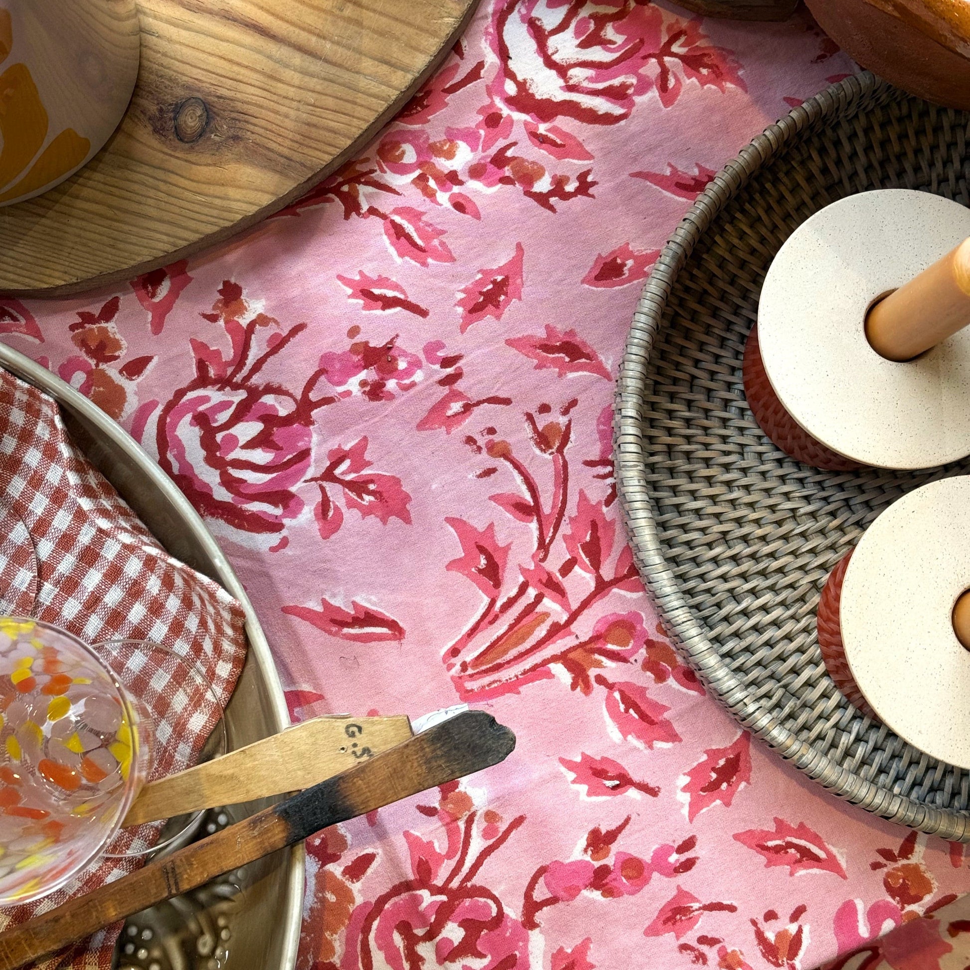 Tablecloths Tablecloth - Roses & Rust on Blush
