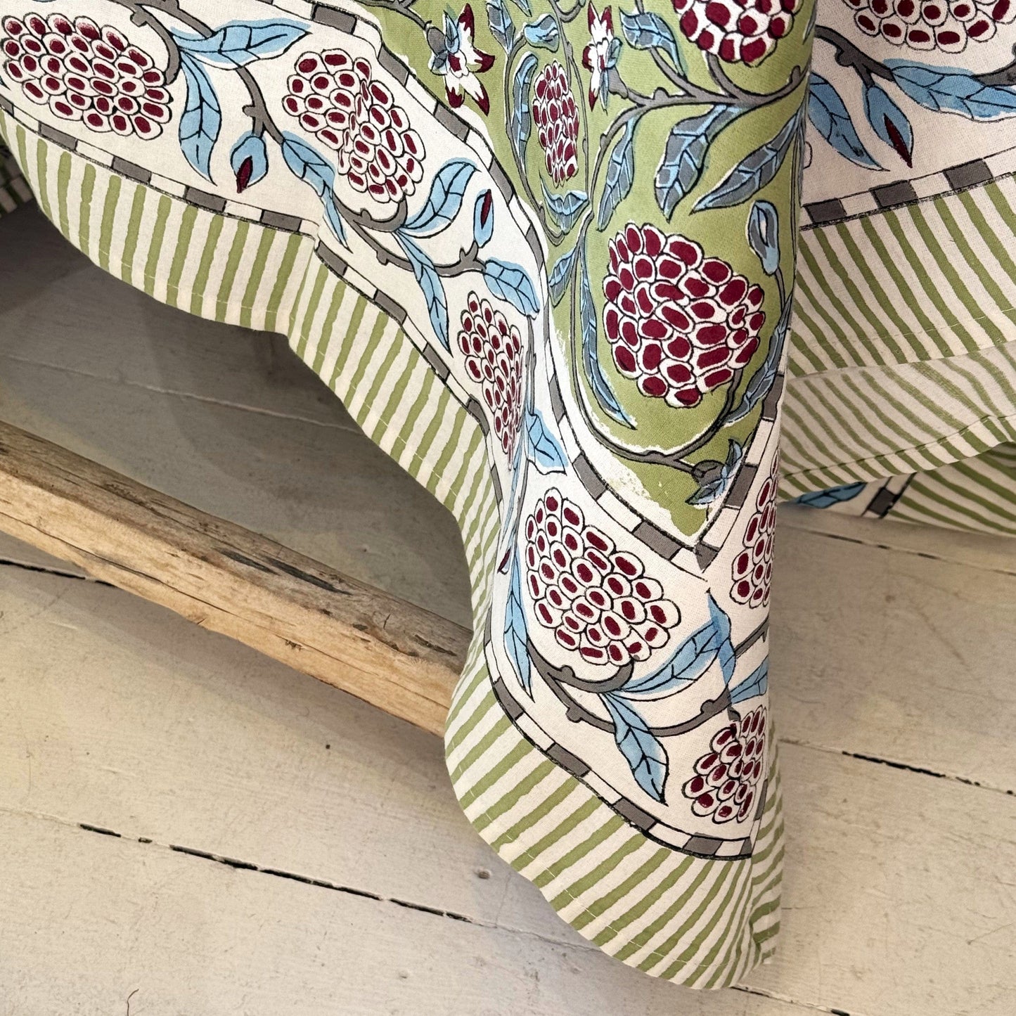 Tablecloths Tablecloth - Wild Loganberries