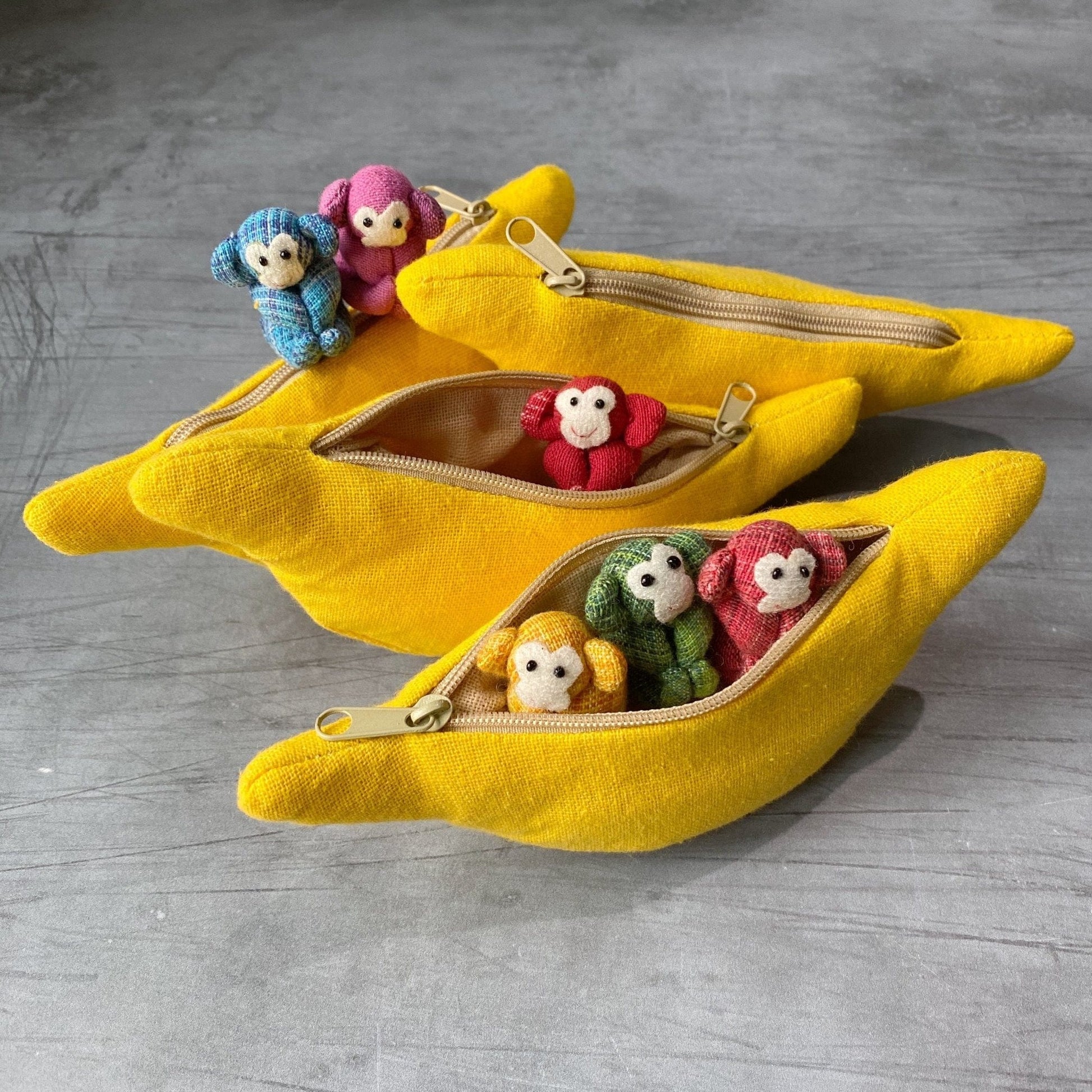 Toys Monkeys in Bananas 10736