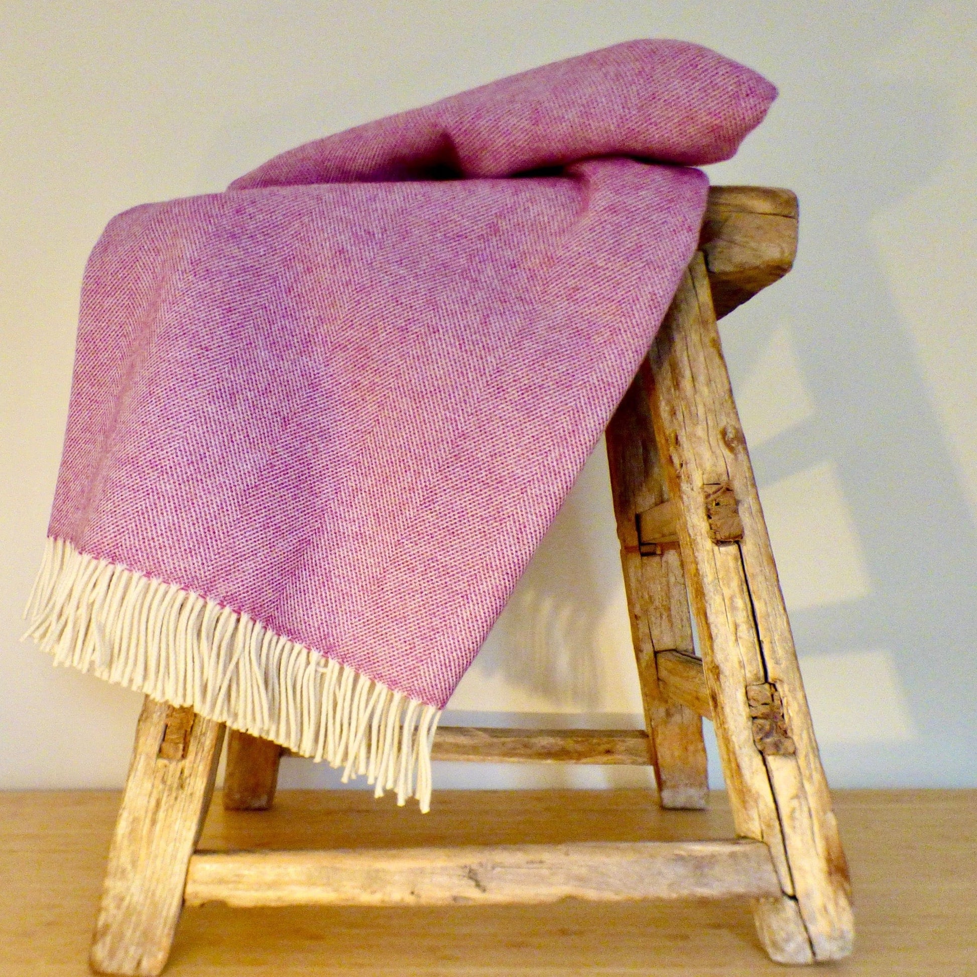 McNutt of Donegal Throws Supersoft Spotted Pink Throw 19098