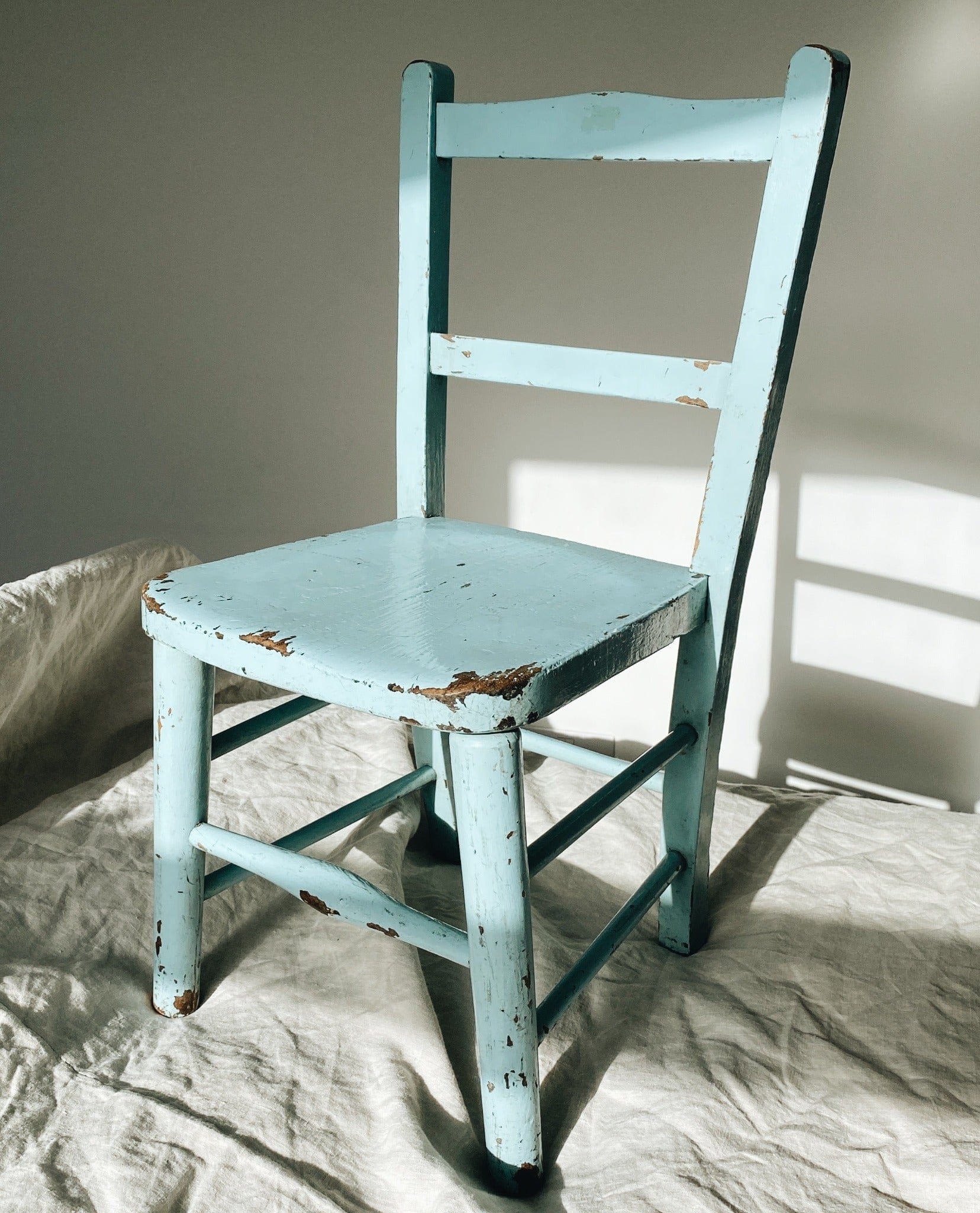 Kempton Furniture Vintage Blue Child's Chair 19703